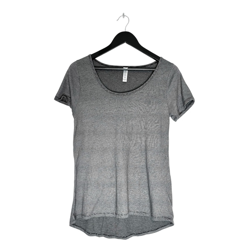 LuLaRoe Striped Classic Tee T-Shirt Women’s Small Size 6-8 Neutral Minimalist